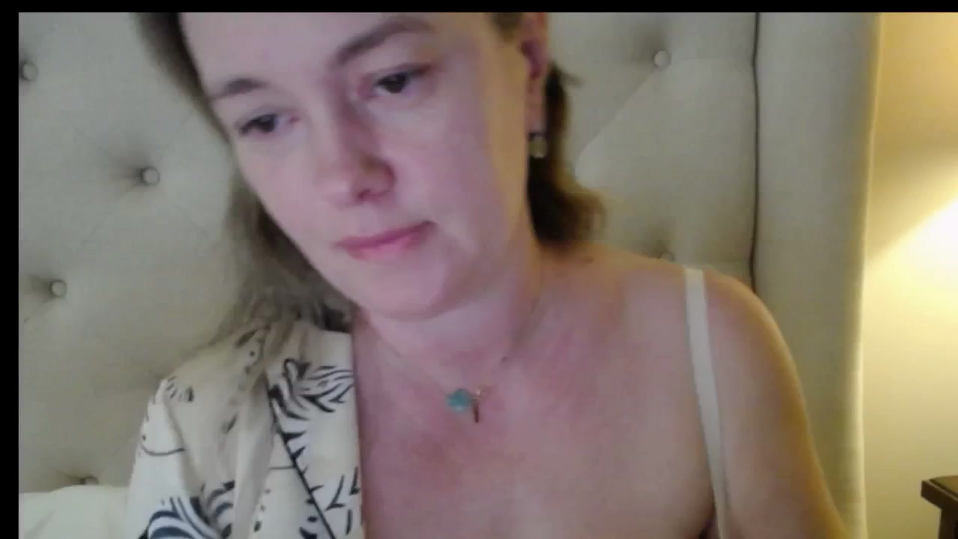 Gallery image thumbnail from J0llye's myfreecams stream on, 04/03/2026, 15:48 image 16 of 20