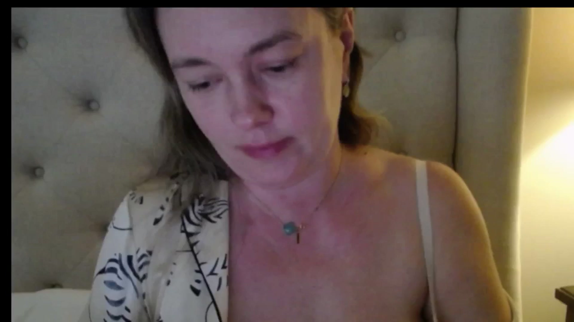 Gallery image thumbnail from J0llye's myfreecams stream on, 04/03/2026, 15:48 image 18 of 20