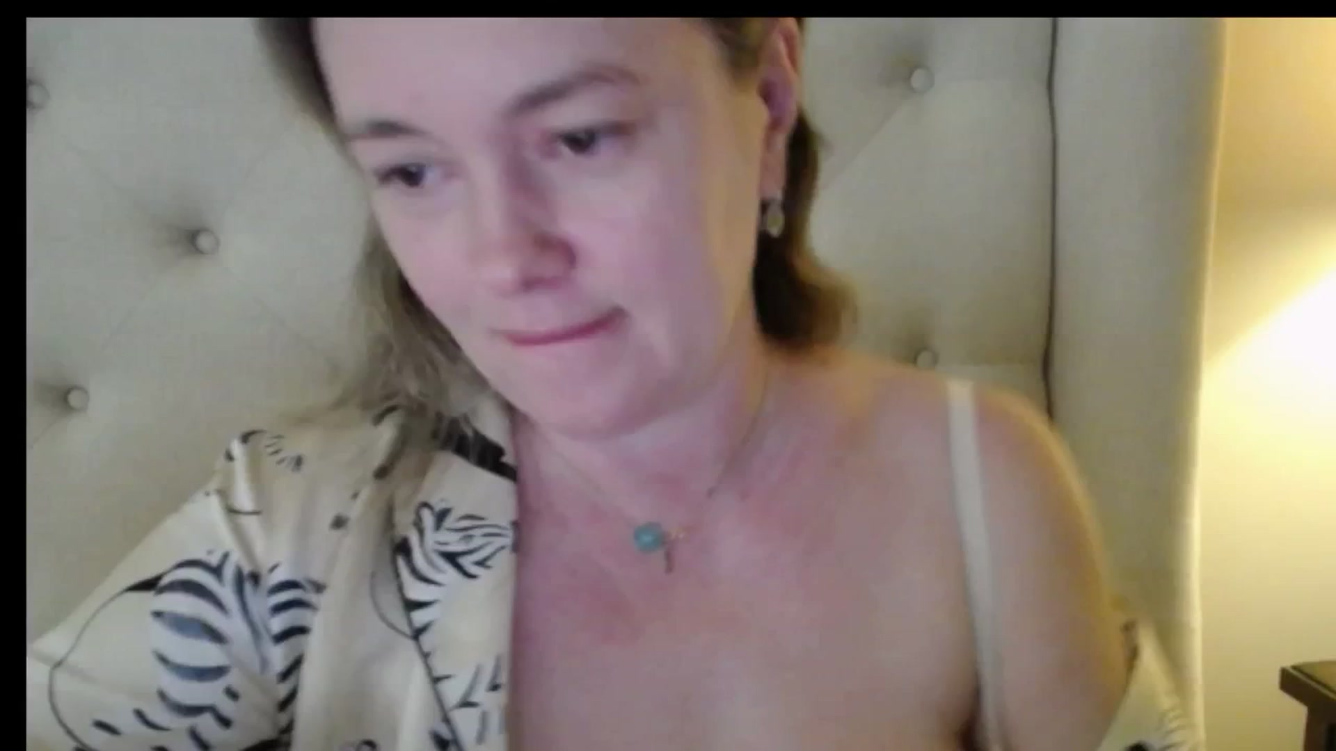 Gallery image thumbnail from J0llye's myfreecams stream on, 04/03/2026, 15:48 image 12 of 20