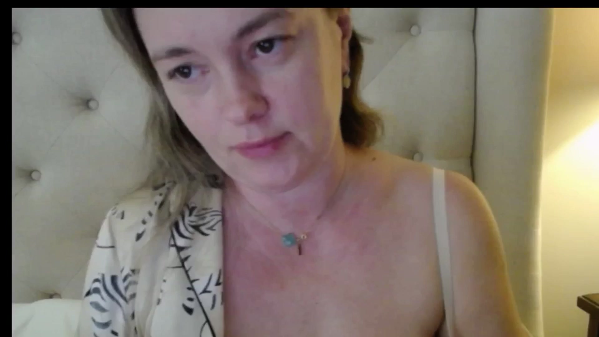 Gallery image thumbnail from J0llye's myfreecams stream on, 04/03/2026, 15:48 image 17 of 20