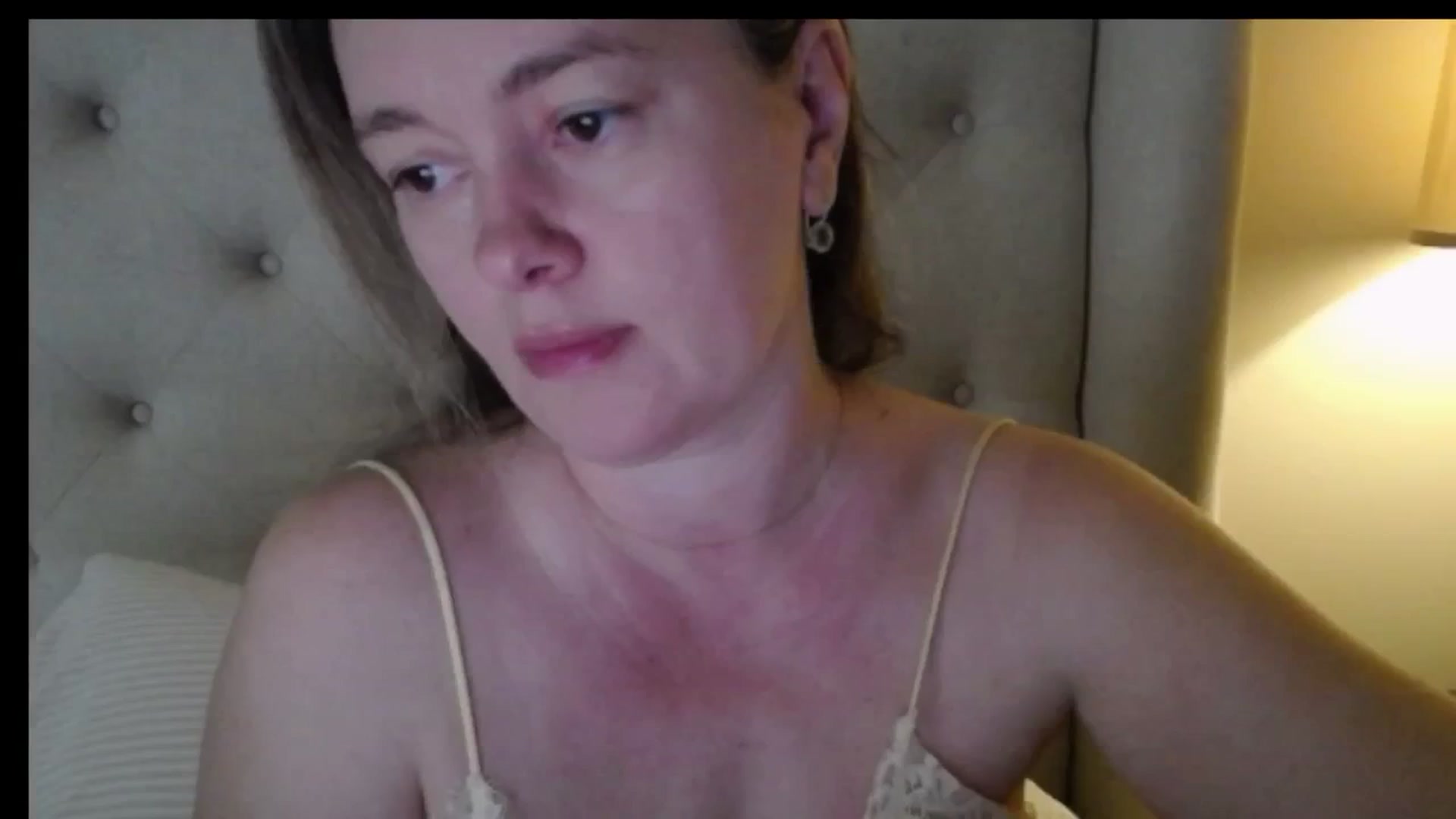 Gallery image thumbnail from J0llye's myfreecams stream on, 04/10/2026, 16:07 image 2 of 20