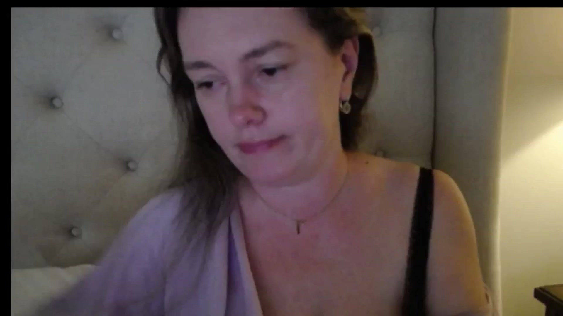 Gallery image thumbnail from J0llye's myfreecams stream on, 04/14/2026, 17:28 image 15 of 20