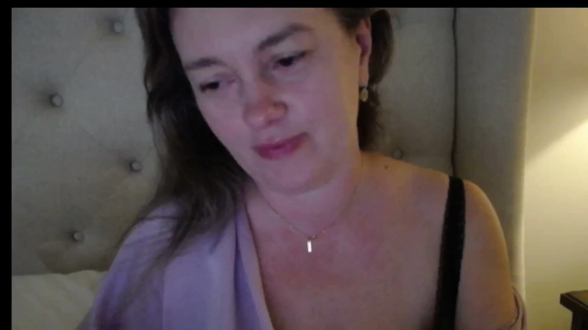 Gallery image thumbnail from J0llye's myfreecams stream on, 04/14/2026, 17:28 image 20 of 20