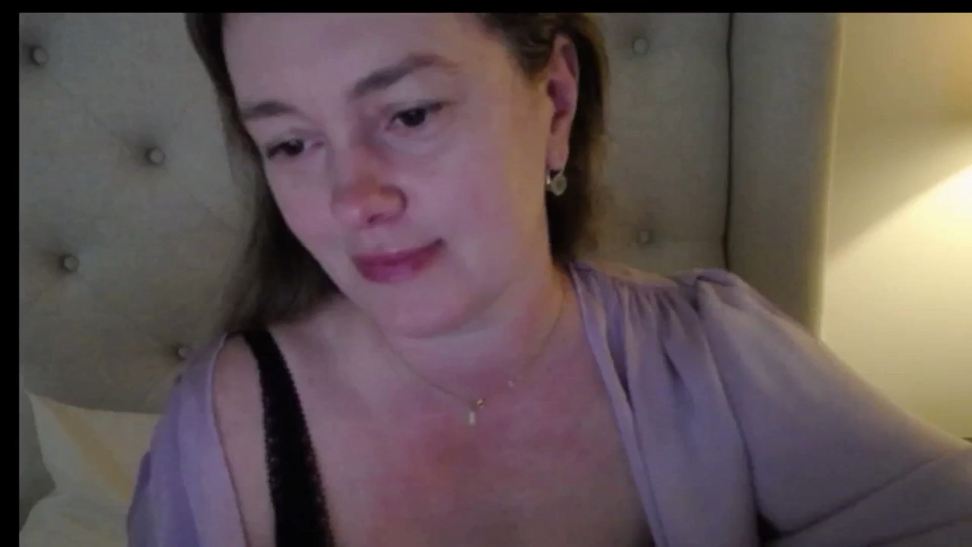 Gallery image thumbnail from J0llye's myfreecams stream on, 04/14/2026, 17:28 image 7 of 20