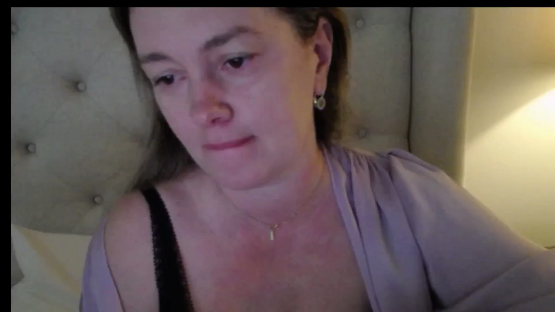 Gallery image thumbnail from J0llye's myfreecams stream on, 04/14/2026, 17:28 image 8 of 20