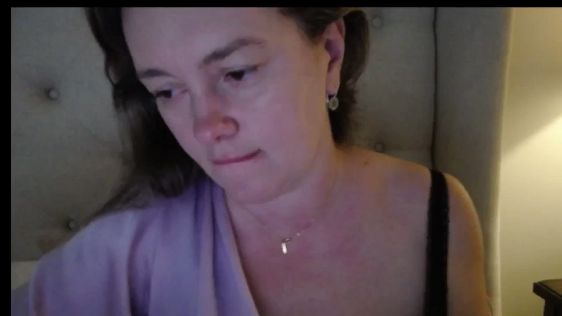 Gallery image thumbnail from J0llye's myfreecams stream on, 04/14/2026, 17:28 image 17 of 20