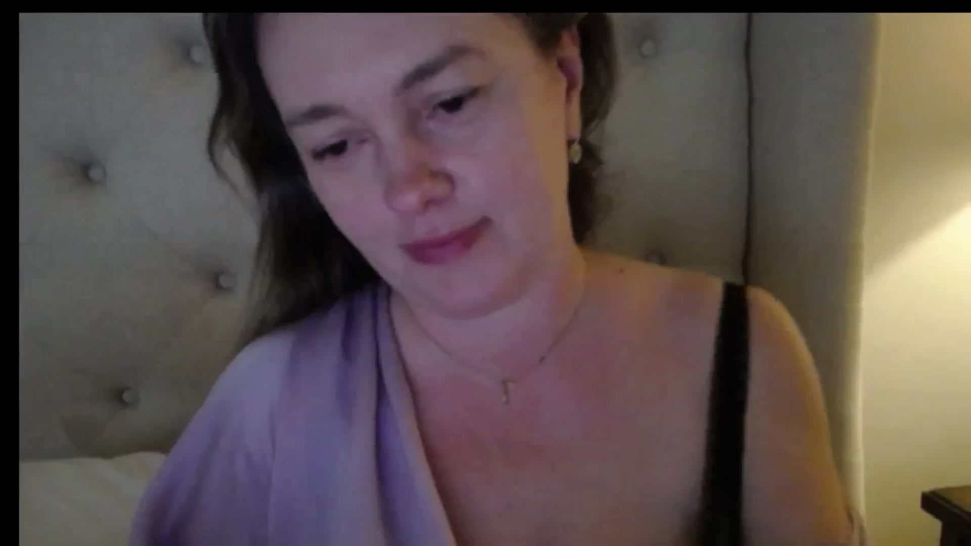 Gallery image thumbnail from J0llye's myfreecams stream on, 04/14/2026, 17:28 image 16 of 20