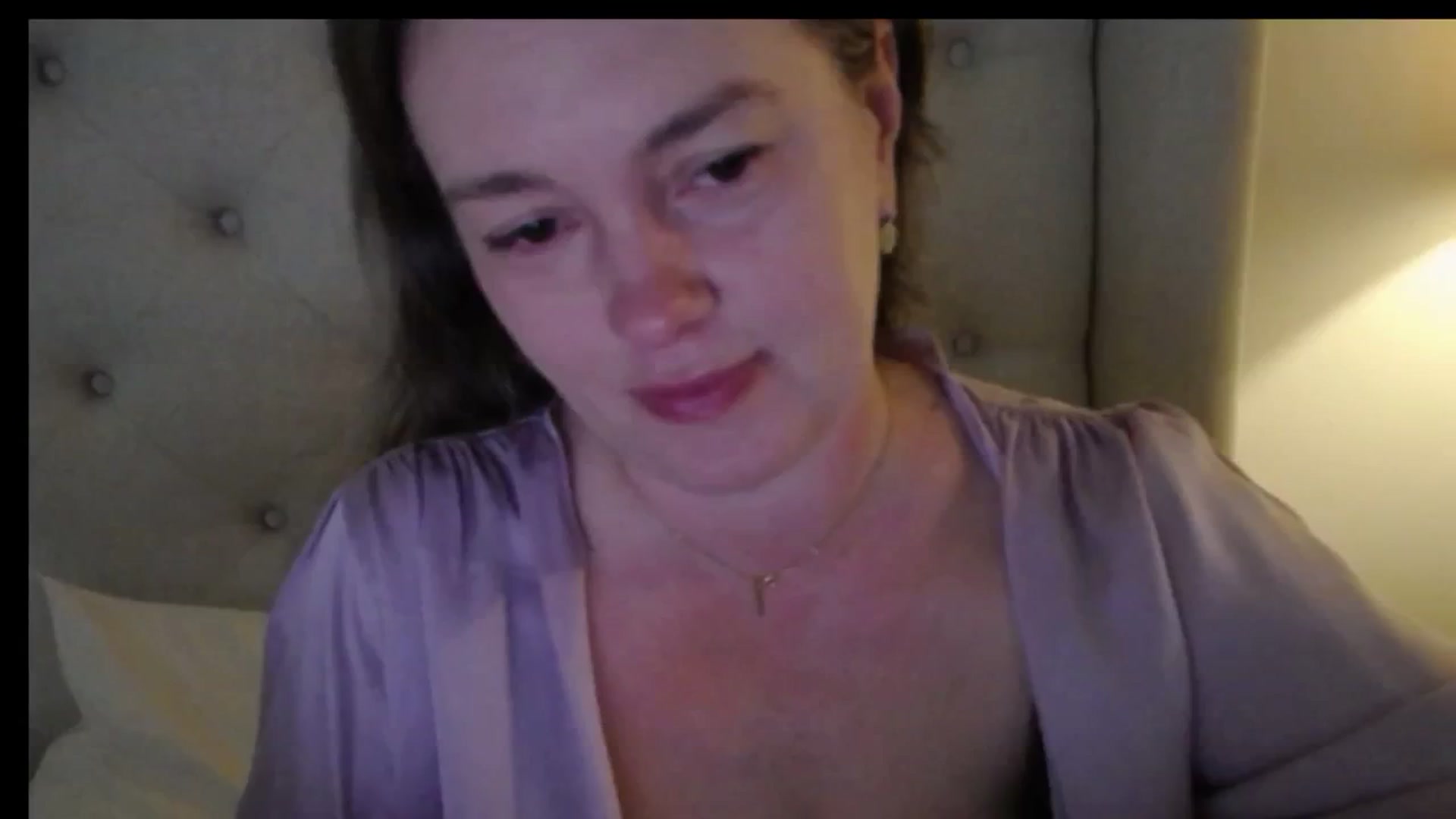 Gallery image thumbnail from J0llye's myfreecams stream on, 04/14/2026, 17:28 image 3 of 20