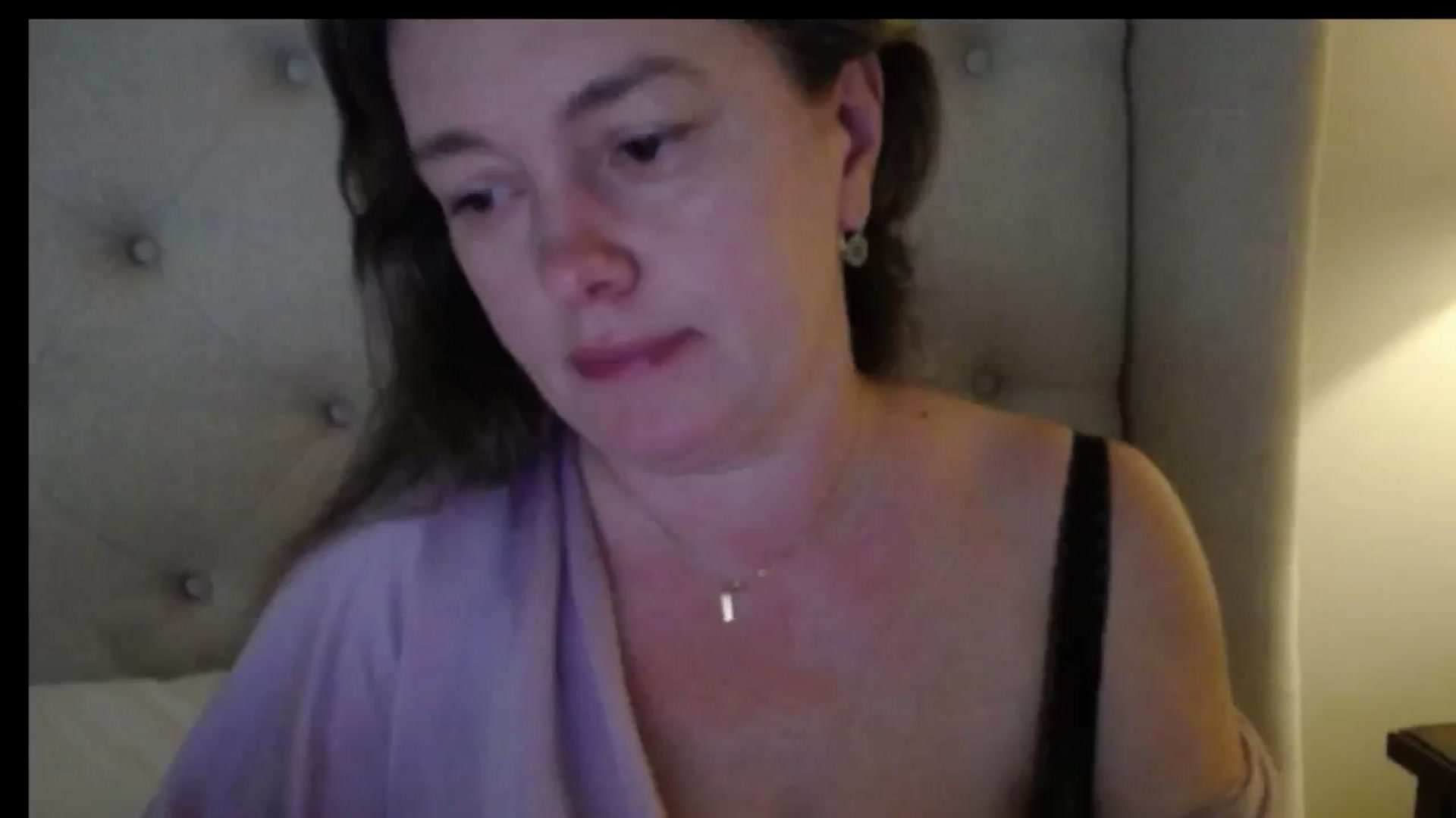 Gallery image thumbnail from J0llye's myfreecams stream on, 04/14/2026, 17:28 image 18 of 20
