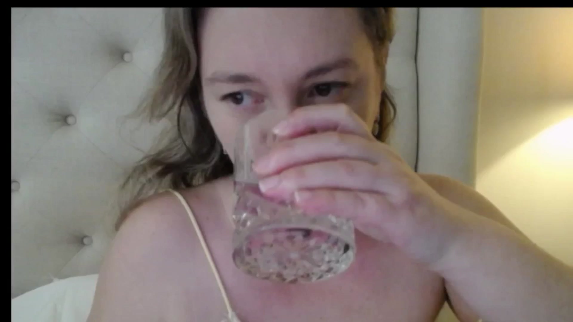 Gallery image thumbnail from J0llye's myfreecams stream on, 04/16/2026, 16:01 image 3 of 20