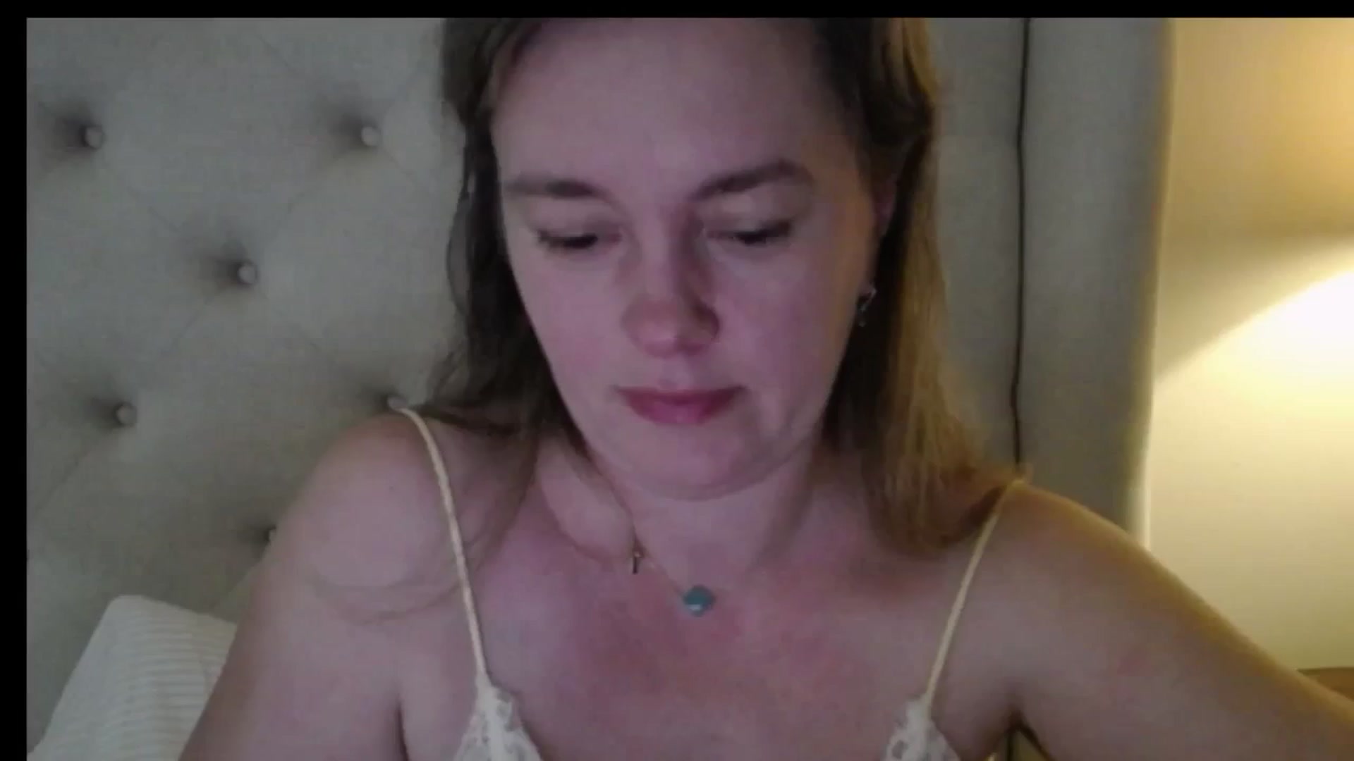 Gallery image thumbnail from J0llye's myfreecams stream on, 04/21/2026, 16:06 image 12 of 20