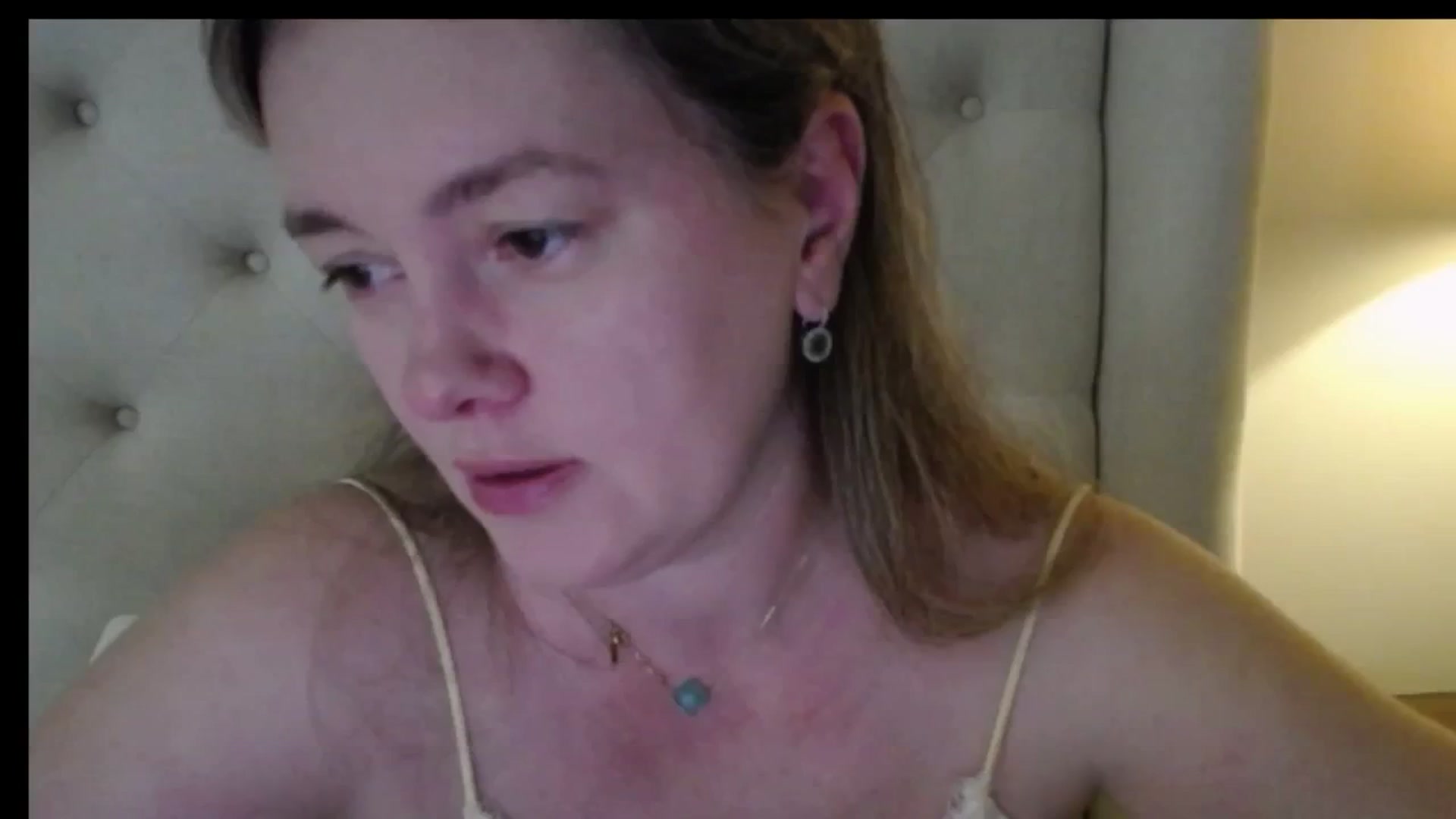 Gallery image thumbnail from J0llye's myfreecams stream on, 04/21/2026, 16:06 image 15 of 20