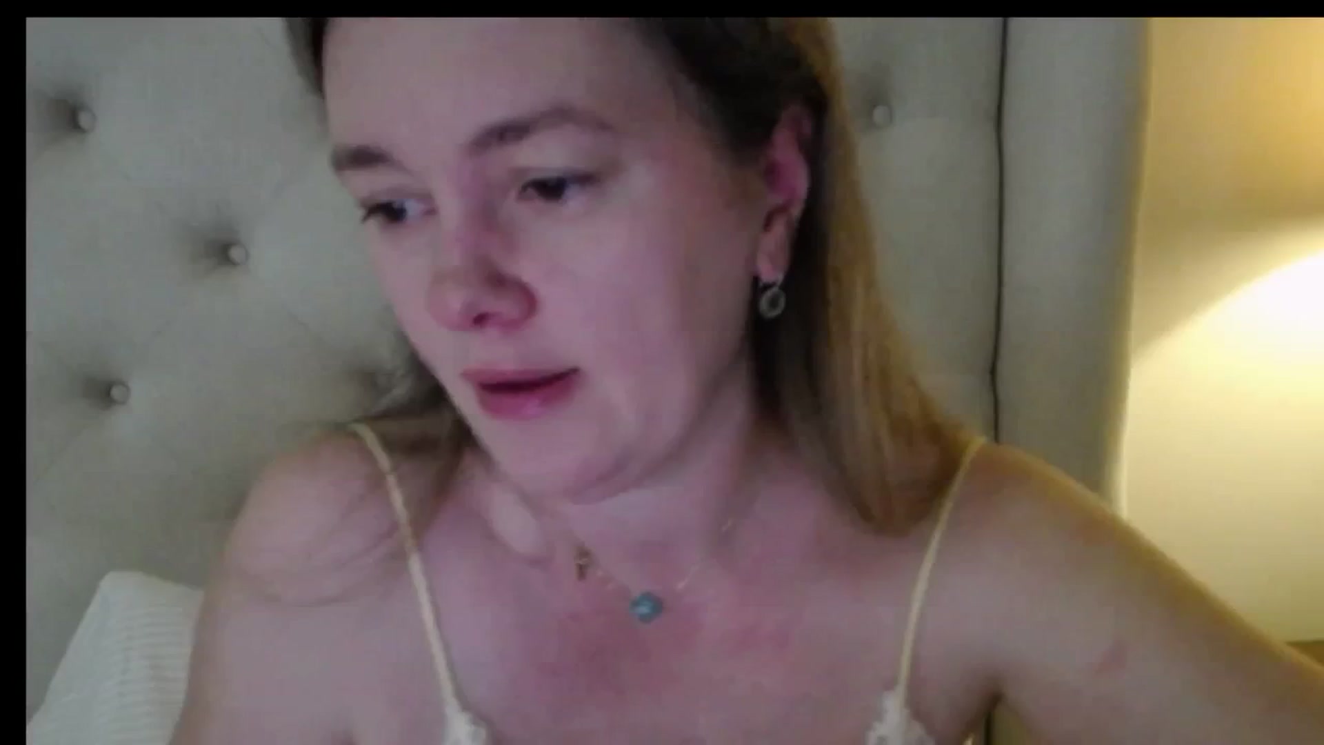 Gallery image thumbnail from J0llye's myfreecams stream on, 04/21/2026, 16:06 image 10 of 20