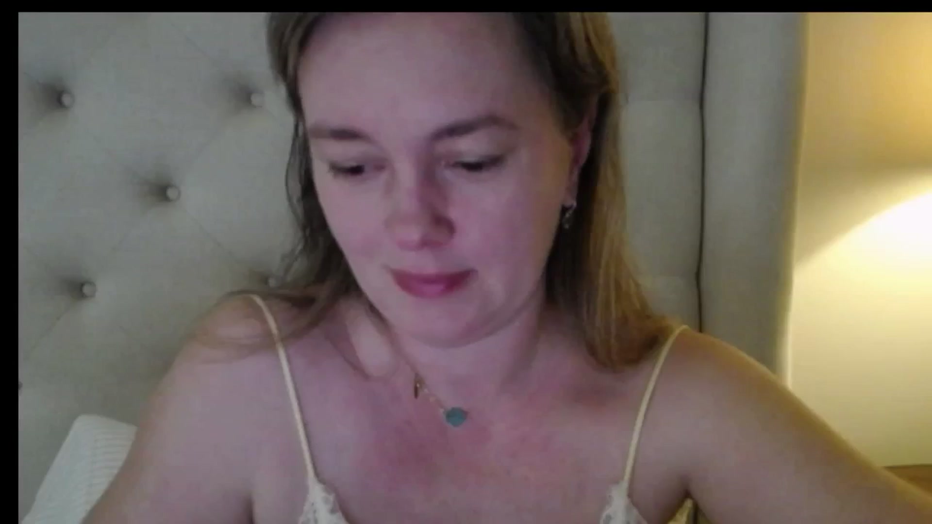 Gallery image thumbnail from J0llye's myfreecams stream on, 04/21/2026, 16:06 image 7 of 20