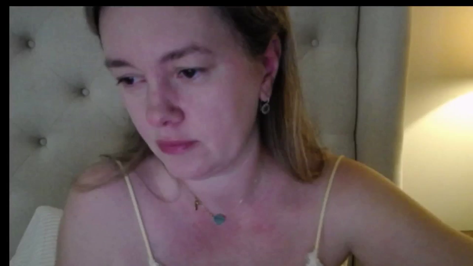 Gallery image thumbnail from J0llye's myfreecams stream on, 04/21/2026, 16:06 image 4 of 20