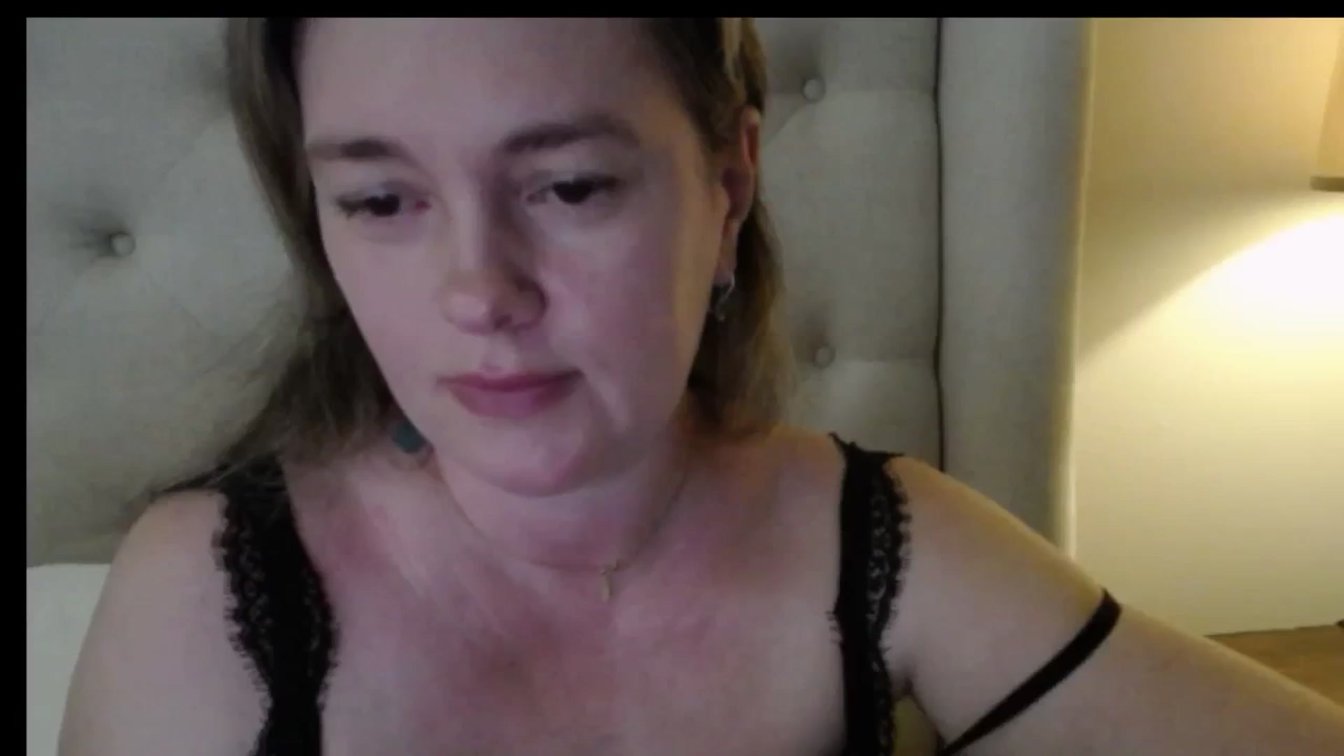 Gallery image thumbnail from J0llye's myfreecams stream on, 04/29/2026, 16:01 image 15 of 20