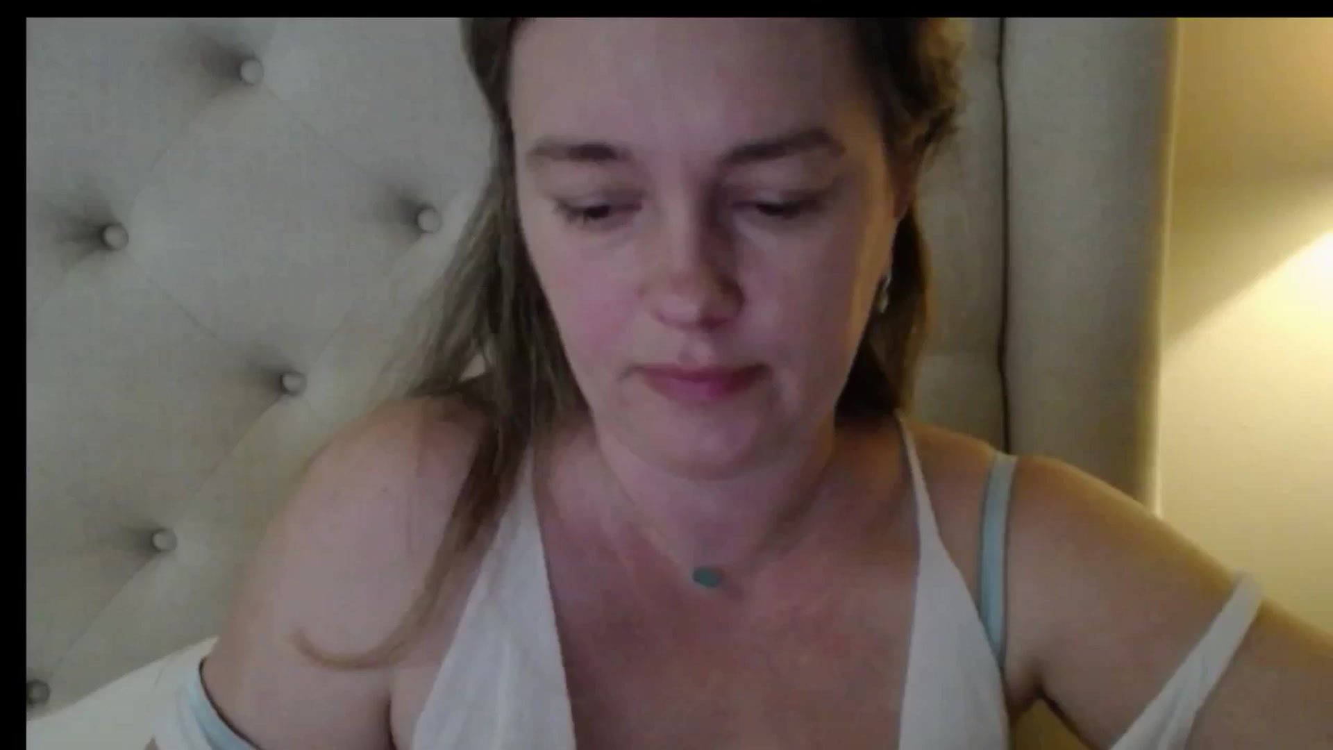 Gallery image thumbnail from J0llye's myfreecams stream on, 05/01/2026, 16:02 image 14 of 20