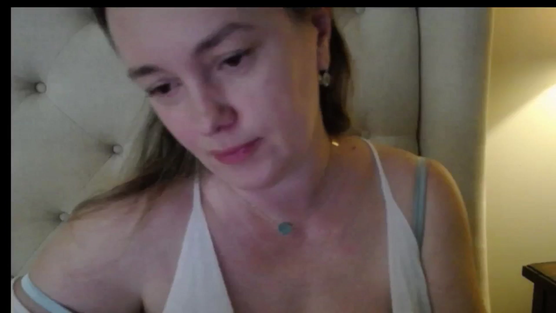 Gallery image thumbnail from J0llye's myfreecams stream on, 05/01/2026, 16:02 image 12 of 20