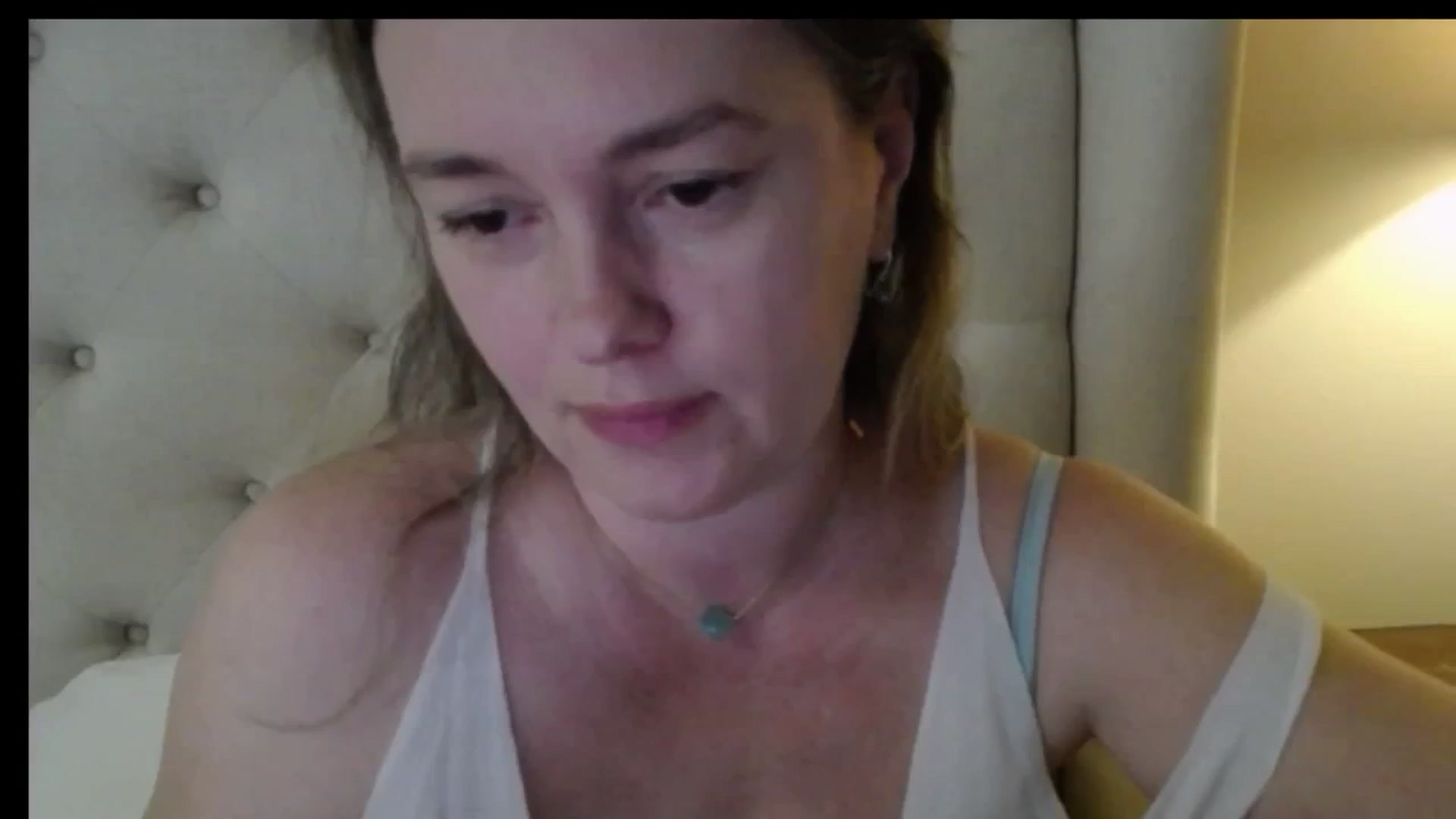 Gallery image thumbnail from J0llye's myfreecams stream on, 05/01/2026, 16:02 image 5 of 20