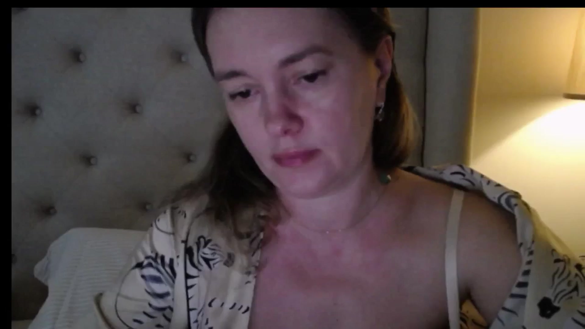 Gallery image thumbnail from J0llye's myfreecams stream on, 05/04/2026, 15:25 image 9 of 20