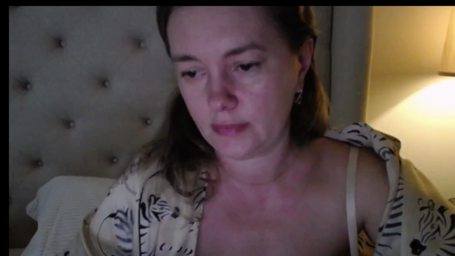 Gallery image thumbnail from J0llye's myfreecams stream on, 05/04/2026, 15:25 image 14 of 20