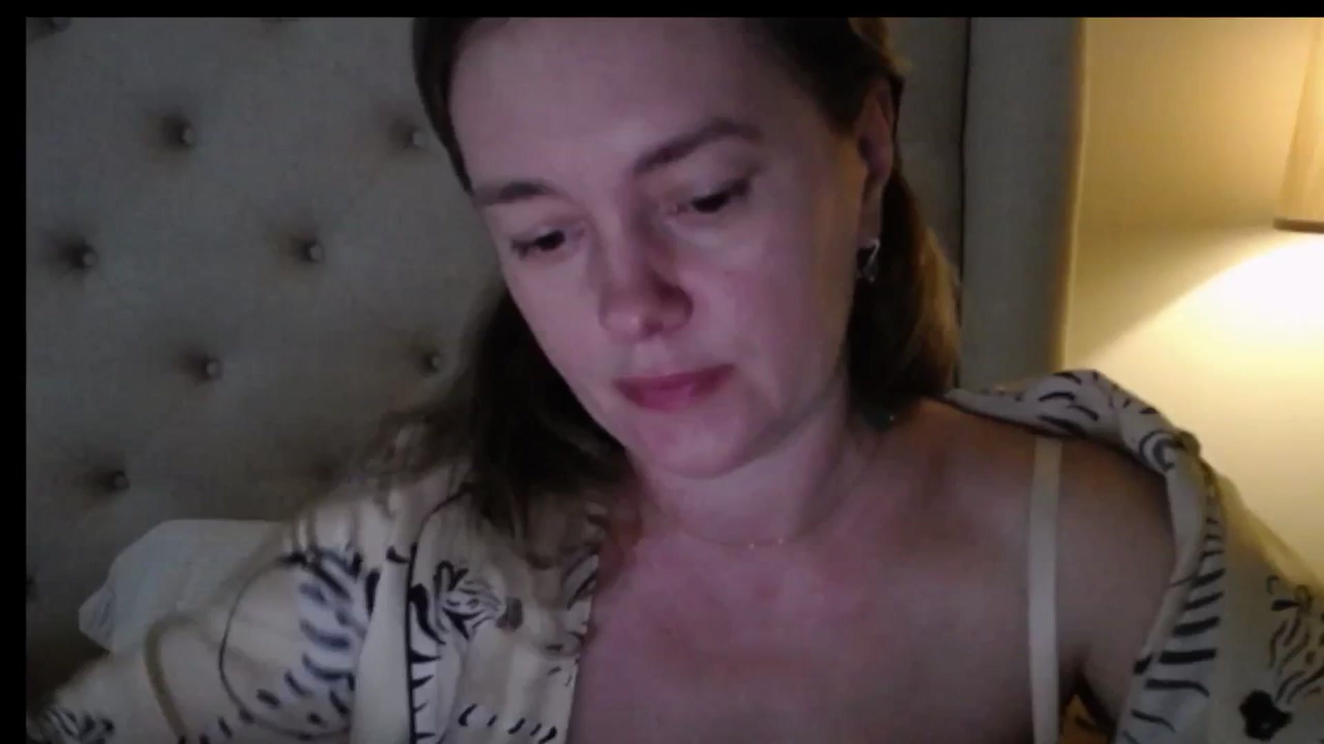 Gallery image thumbnail from J0llye's myfreecams stream on, 05/04/2026, 15:25 image 13 of 20
