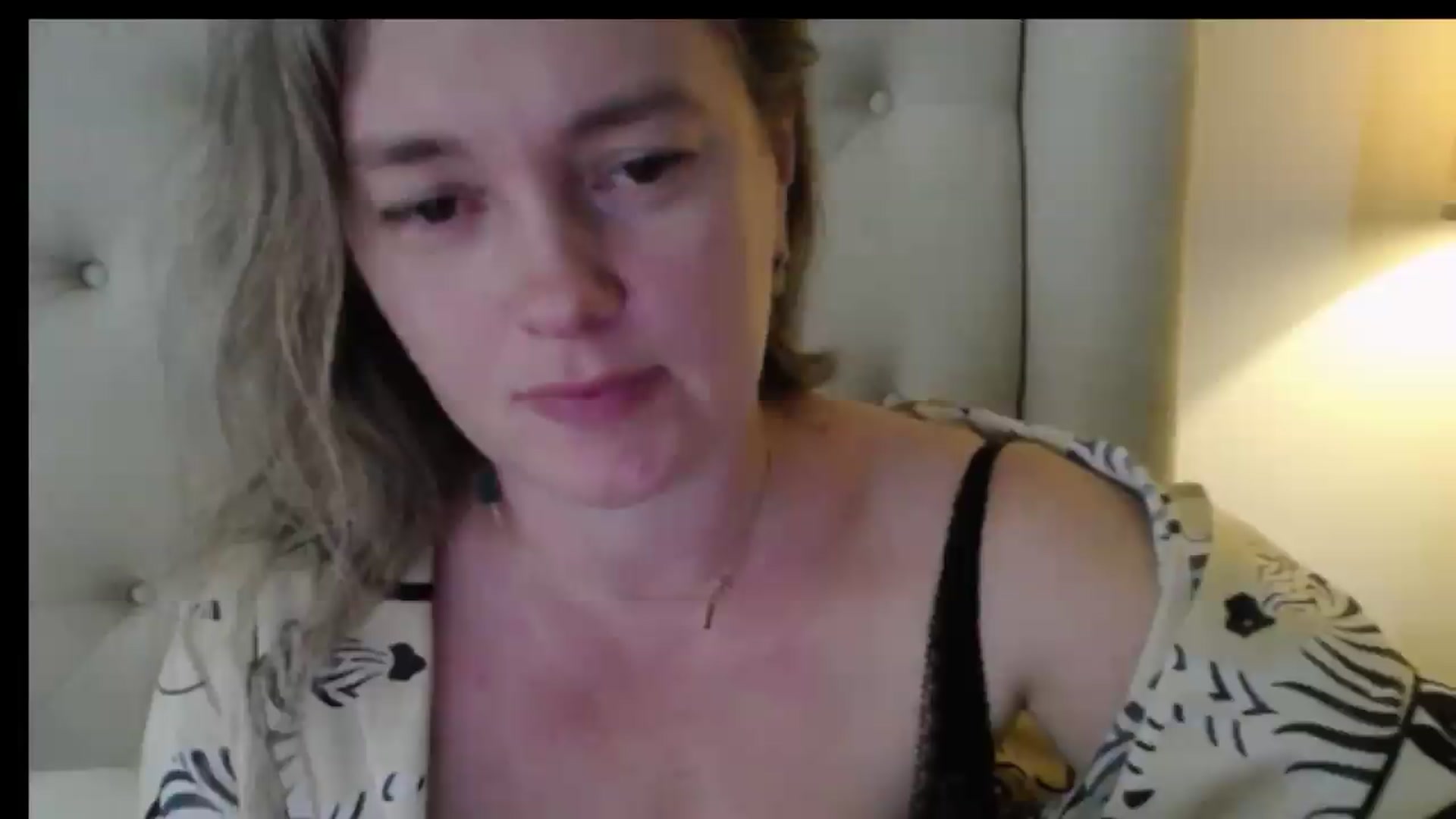 Gallery image thumbnail from J0llye's myfreecams stream on, 05/06/2026, 16:33 image 19 of 20