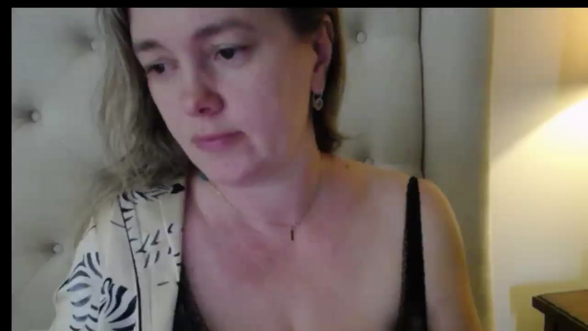 Gallery image thumbnail from J0llye's myfreecams stream on, 05/06/2026, 16:33 image 13 of 20