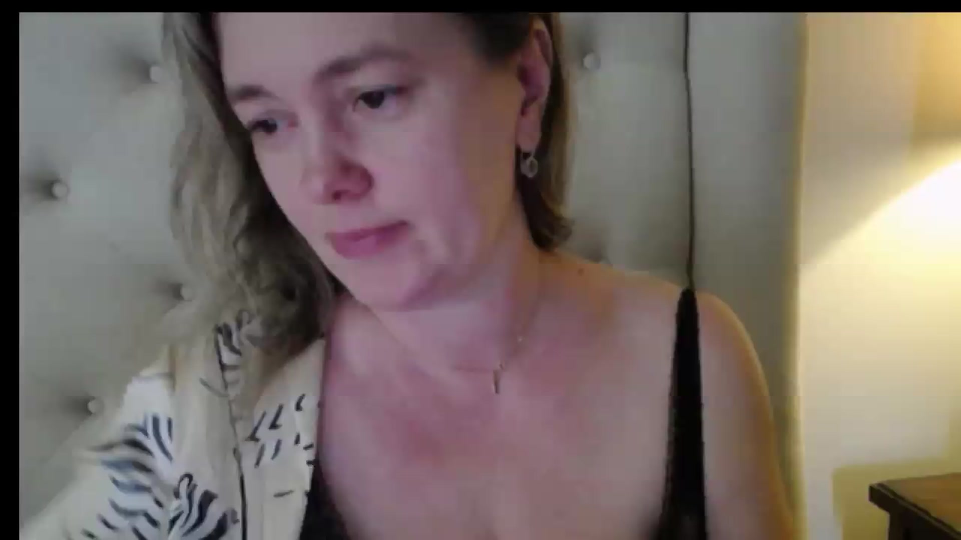 Gallery image thumbnail from J0llye's myfreecams stream on, 05/06/2026, 16:33 image 4 of 20