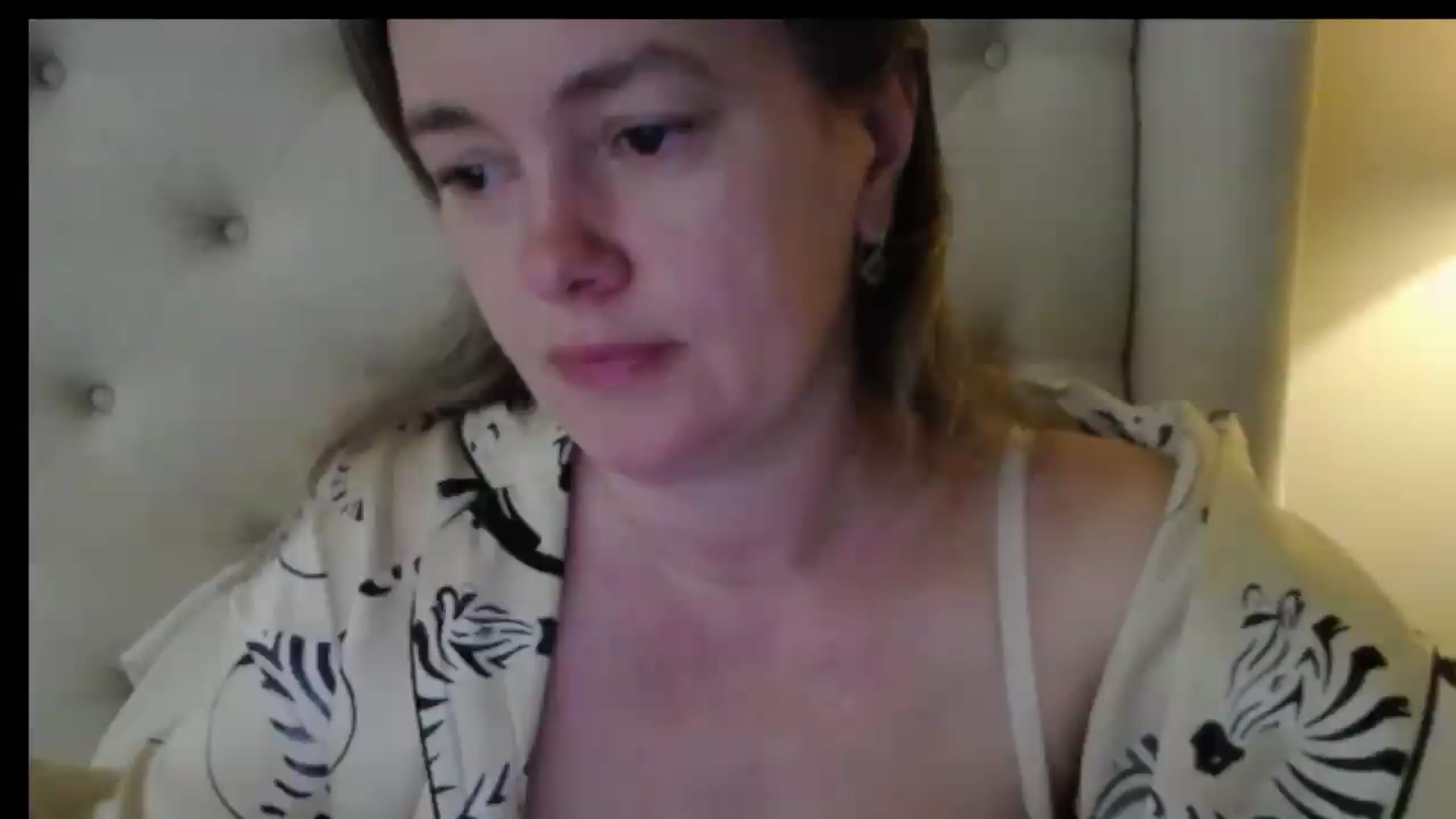 Gallery image thumbnail from J0llye's myfreecams stream on, 05/12/2026, 16:09 image 14 of 20