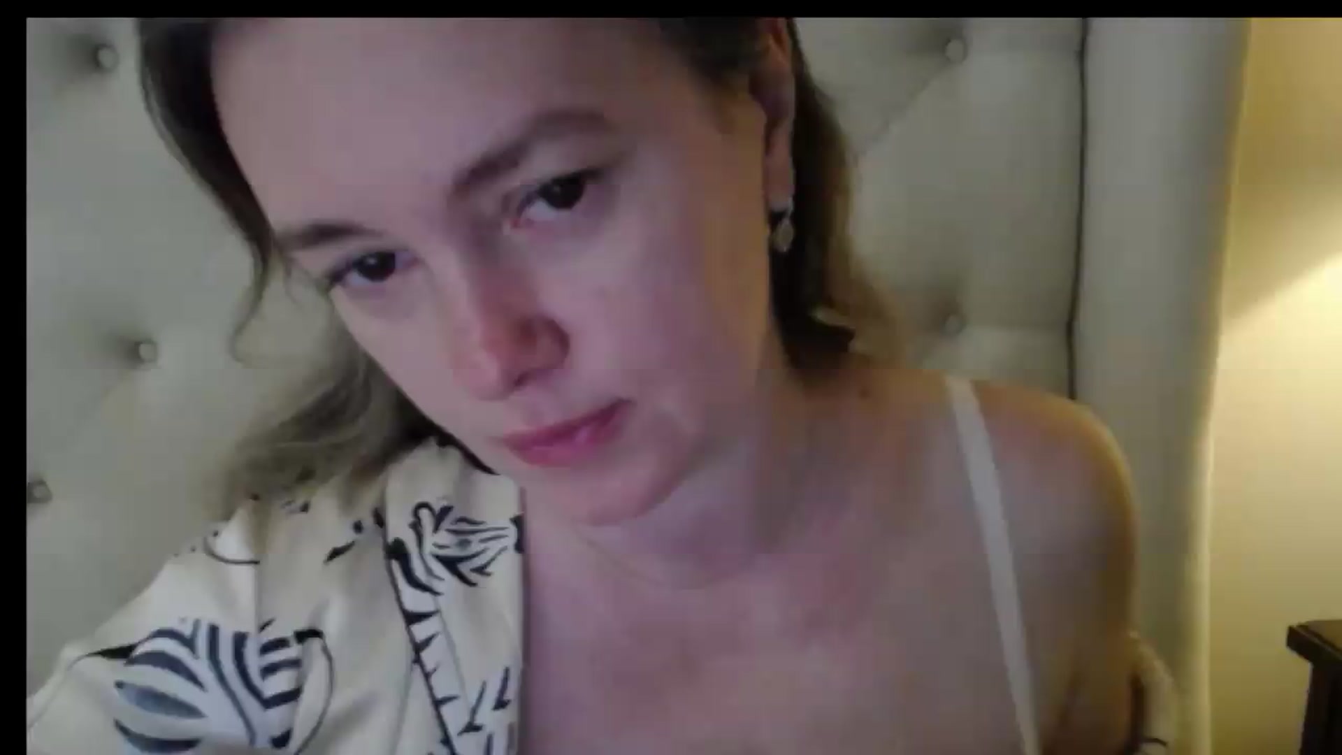 Gallery image thumbnail from J0llye's myfreecams stream on, 05/12/2026, 16:09 image 7 of 20