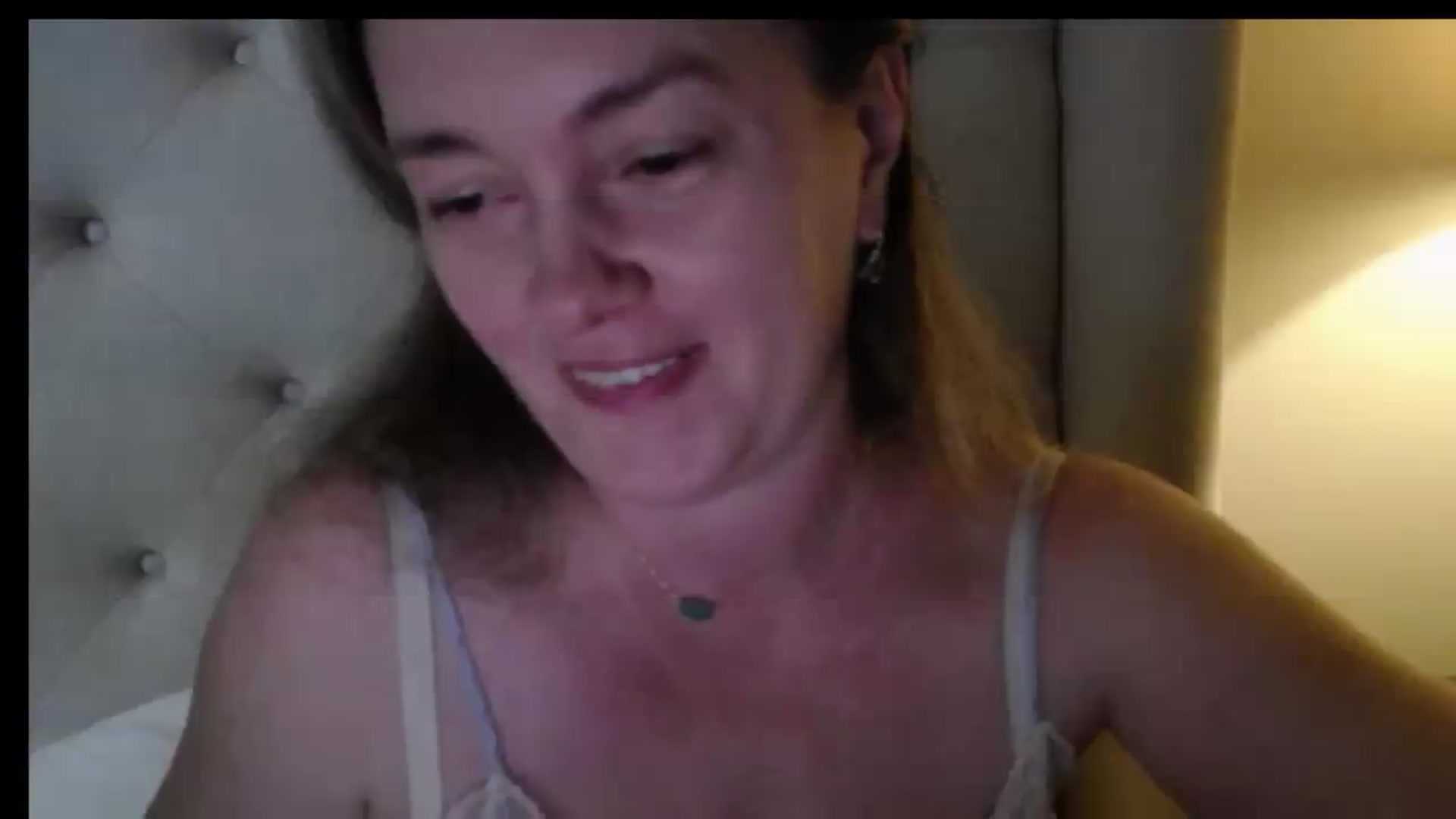 Gallery image thumbnail from J0llye's myfreecams stream on, 05/16/2026, 19:54 image 18 of 20