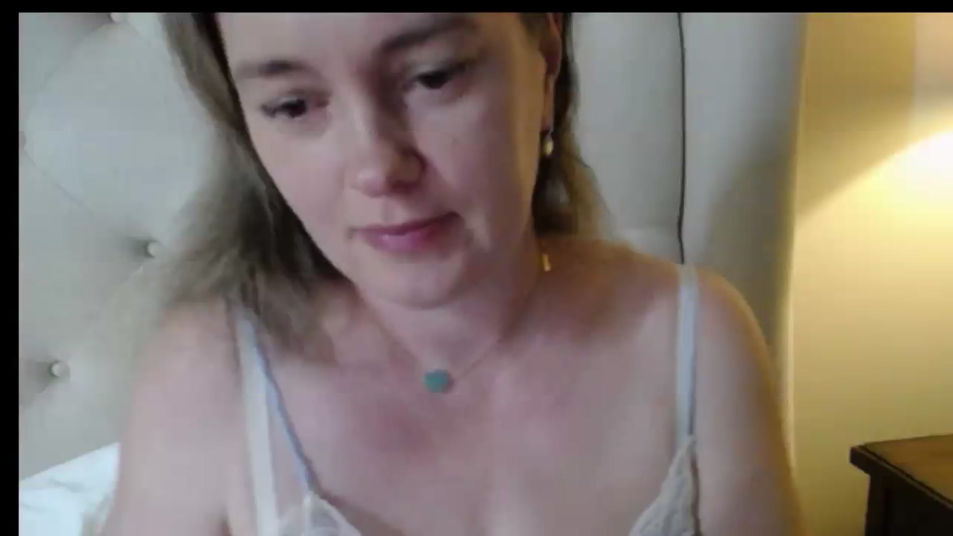 Gallery image thumbnail from J0llye's myfreecams stream on, 05/16/2026, 19:54 image 9 of 20