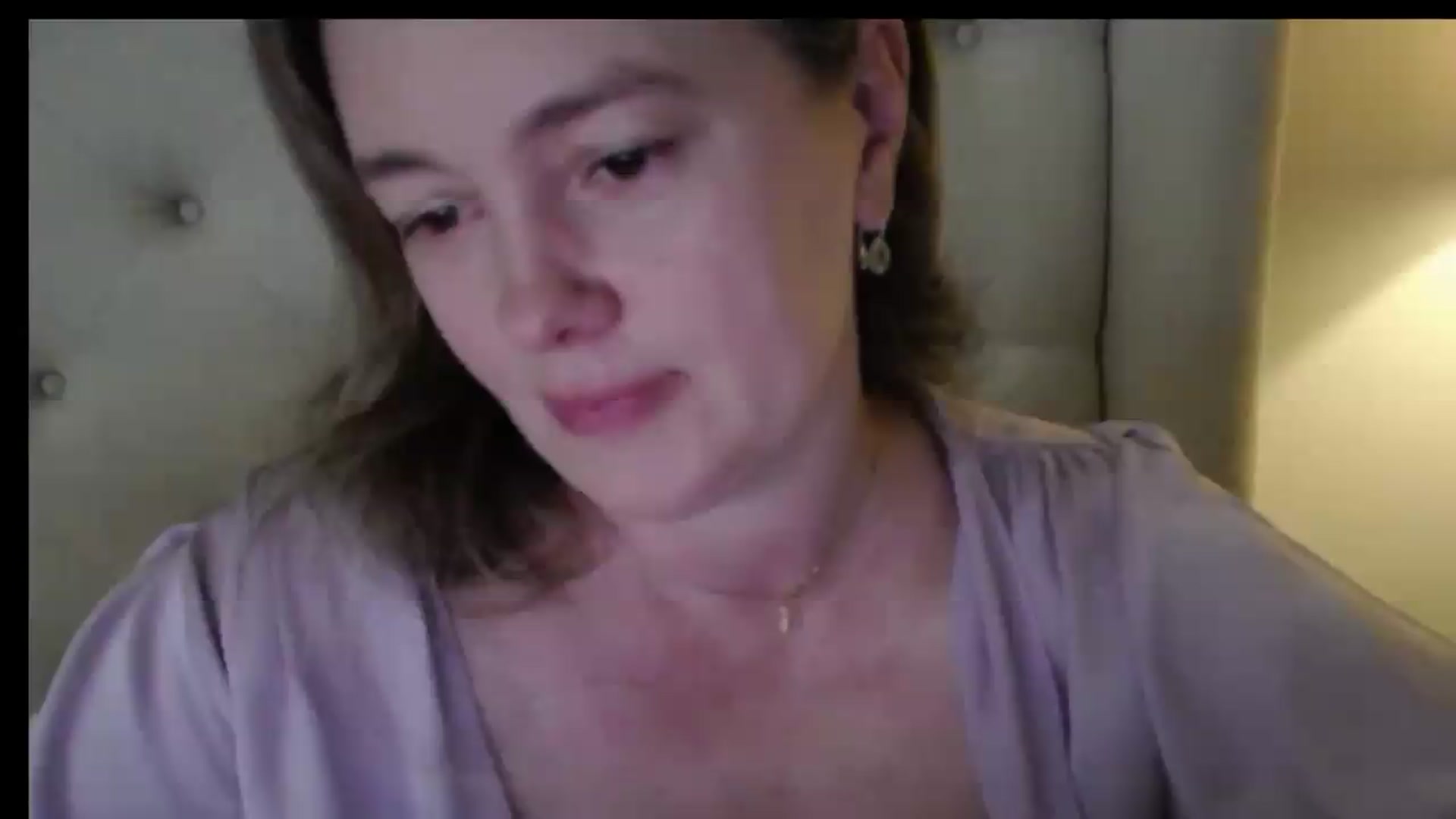 Gallery image thumbnail from J0llye's myfreecams stream on, 05/25/2026, 20:01 image 18 of 20