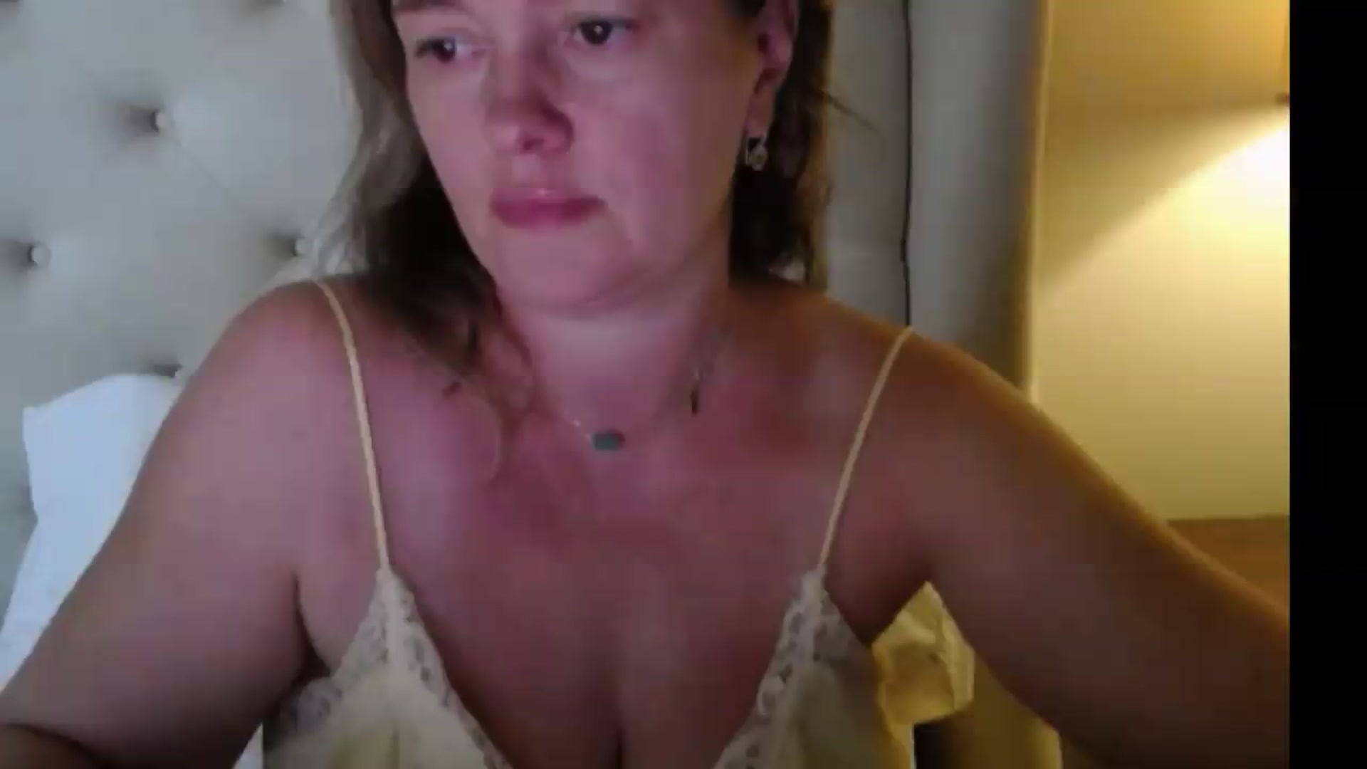 Gallery image thumbnail from J0llye's myfreecams stream on, 06/16/2026, 18:51 image 4 of 20