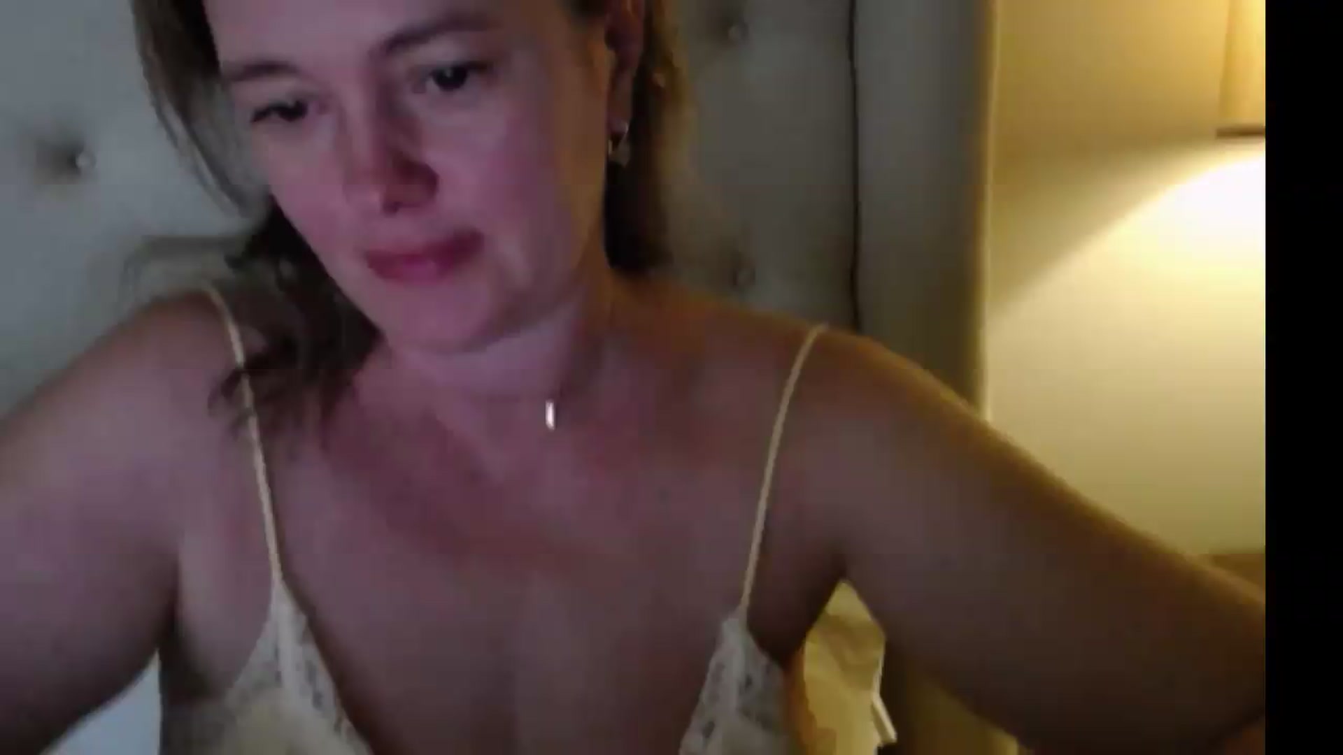 Gallery image thumbnail from J0llye's myfreecams stream on, 06/28/2026, 20:02 image 2 of 20