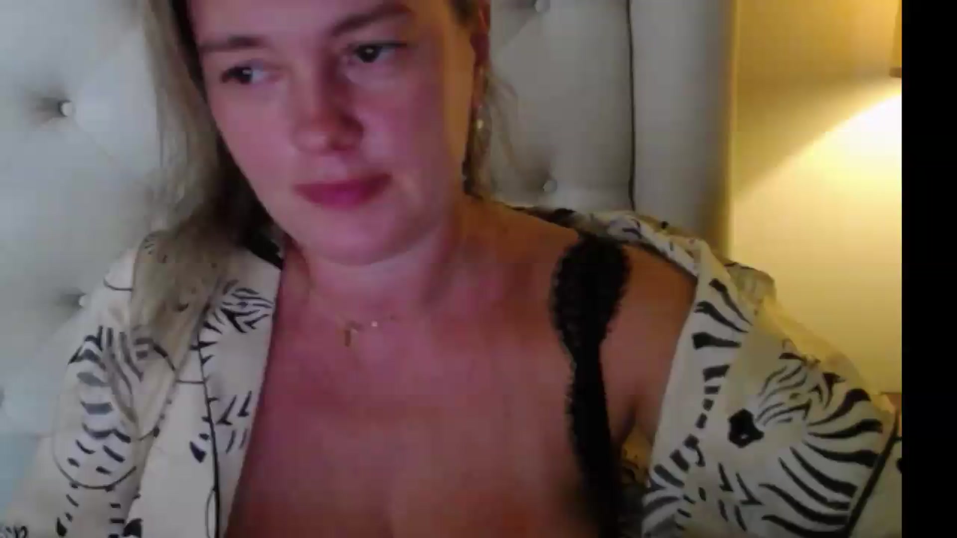 Gallery image thumbnail from J0llye's myfreecams stream on, 07/23/2026, 20:25 image 7 of 20