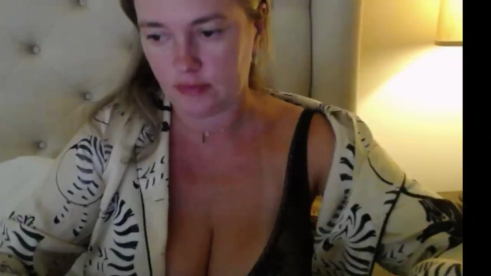 Gallery image thumbnail from J0llye's myfreecams stream on, 08/18/2026, 20:38 image 2 of 20
