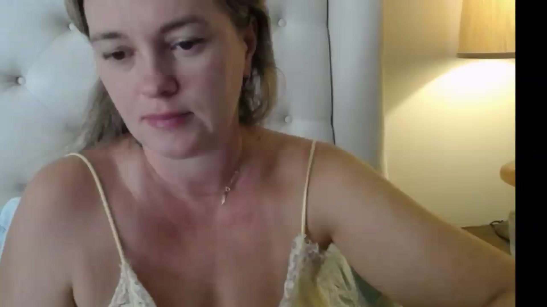 Gallery image thumbnail from J0llye's myfreecams stream on, 08/26/2026, 18:01 image 3 of 20