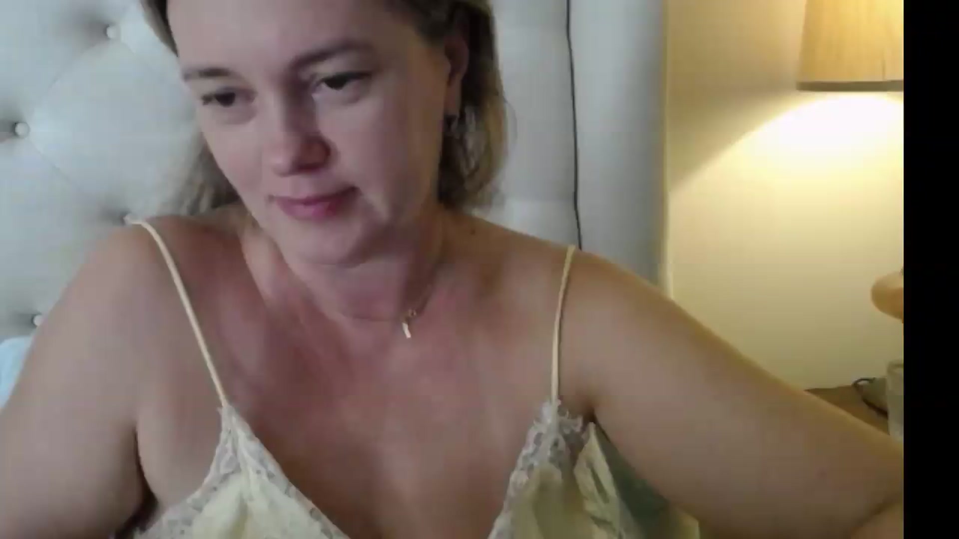 Gallery image thumbnail from J0llye's myfreecams stream on, 08/26/2026, 18:01 image 9 of 20