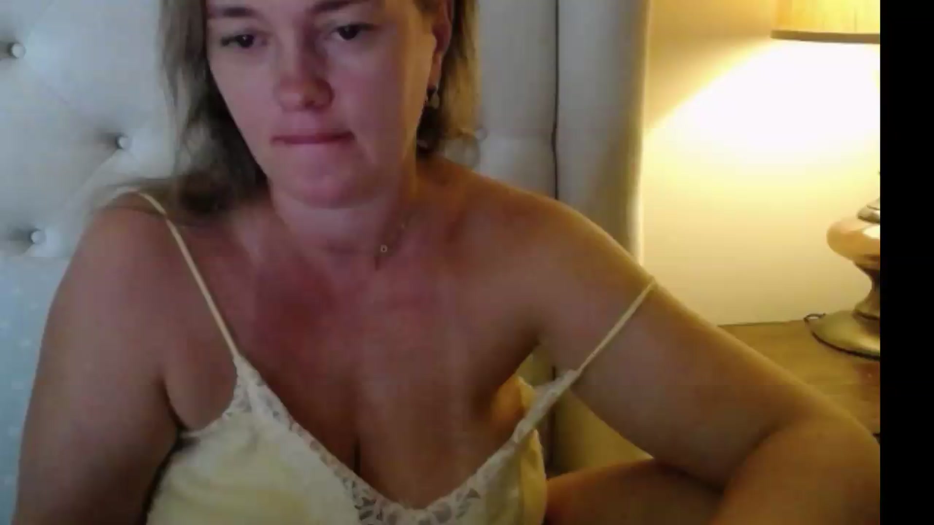 Gallery image thumbnail from J0llye's myfreecams stream on, 08/26/2026, 19:15 image 3 of 20