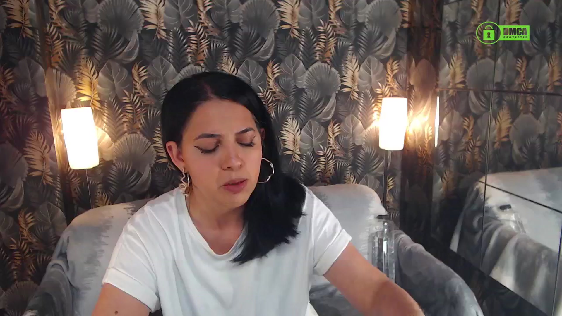 Gallery image thumbnail from JESSEBELLE's myfreecams stream on, 05/18/2024, 13:06 image 17 of 20