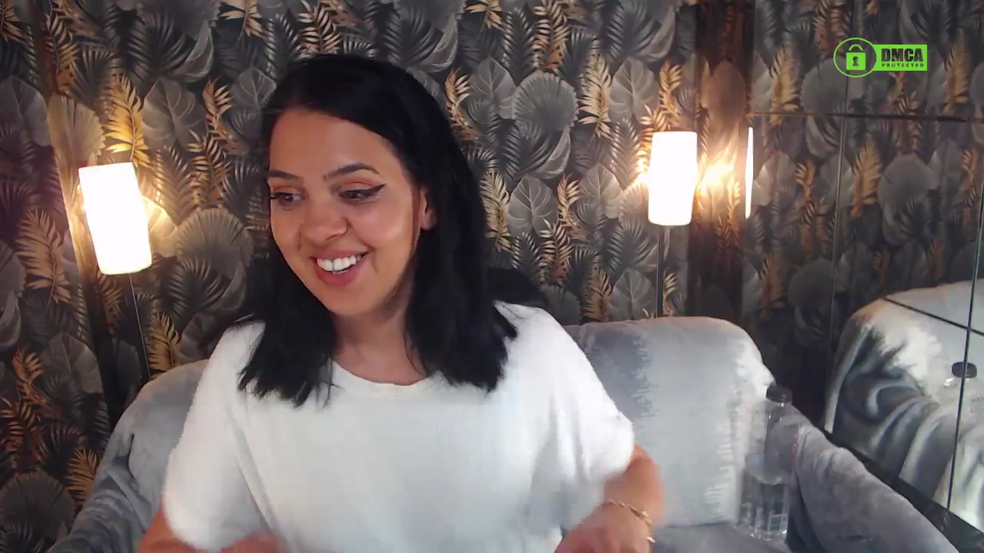 Gallery image thumbnail from JESSEBELLE's myfreecams stream on, 05/19/2024, 12:31 image 15 of 20