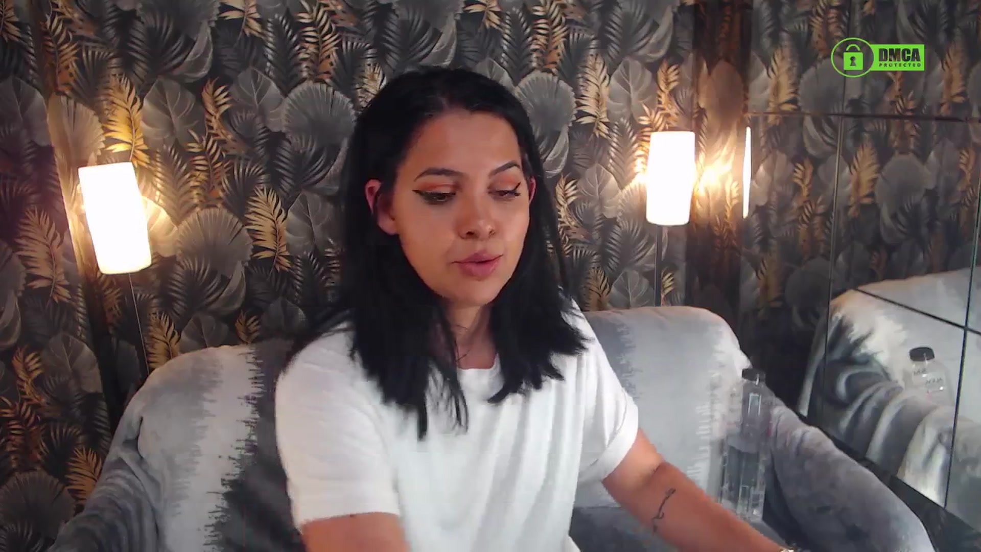 Gallery image thumbnail from JESSEBELLE's myfreecams stream on, 05/19/2024, 12:31 image 4 of 20