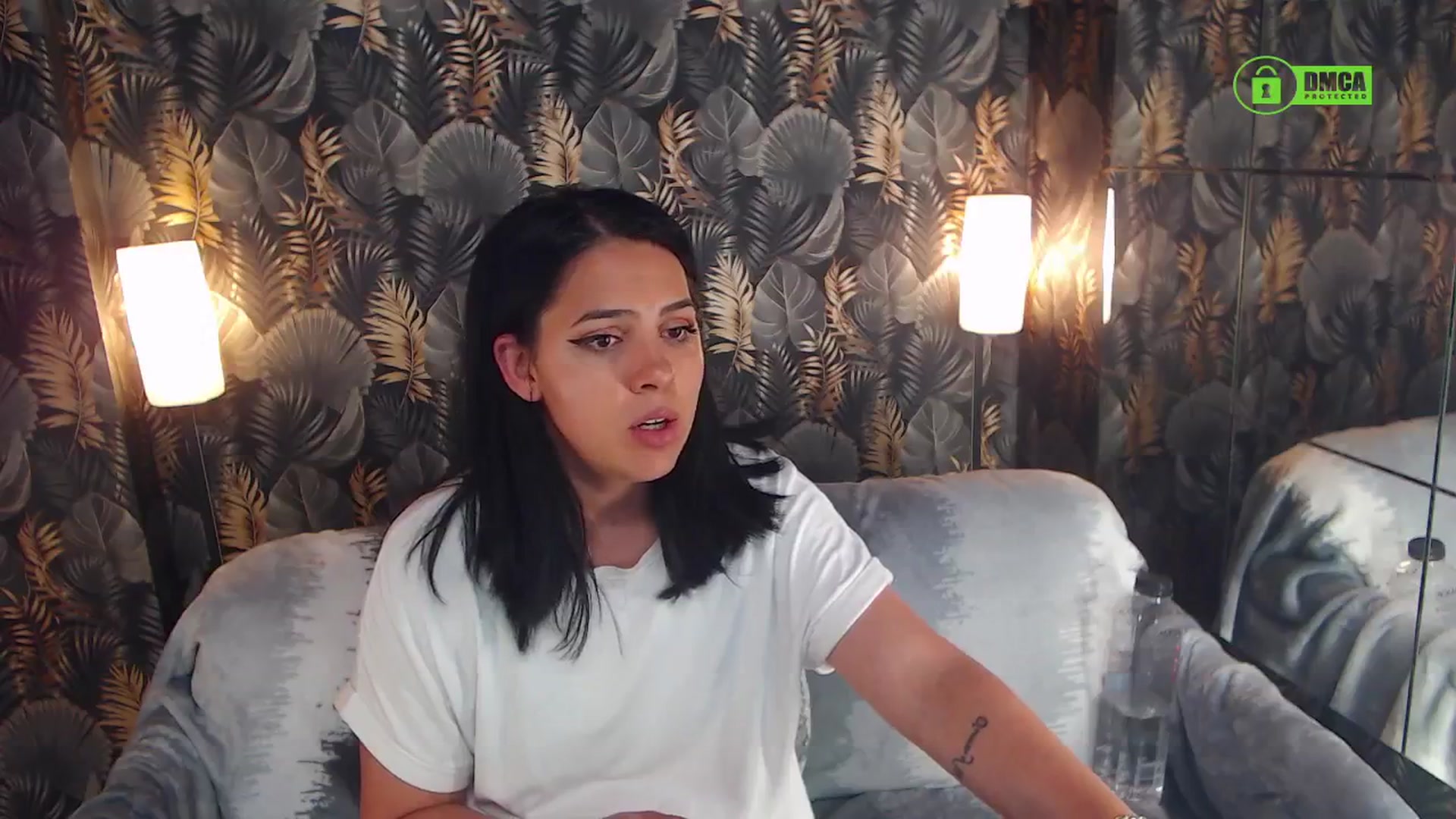 Gallery image thumbnail from JESSEBELLE's myfreecams stream on, 05/19/2024, 12:31 image 12 of 20