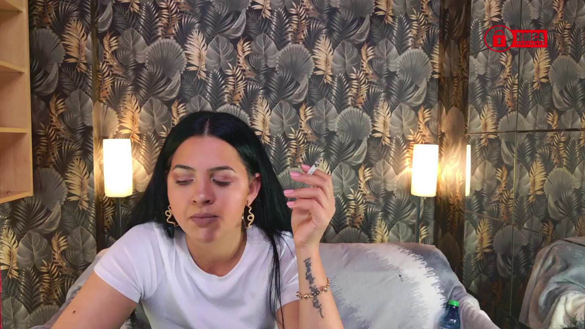 Gallery image thumbnail from JESSEBELLE's myfreecams stream on, 03/25/2025, 18:09 image 16 of 20