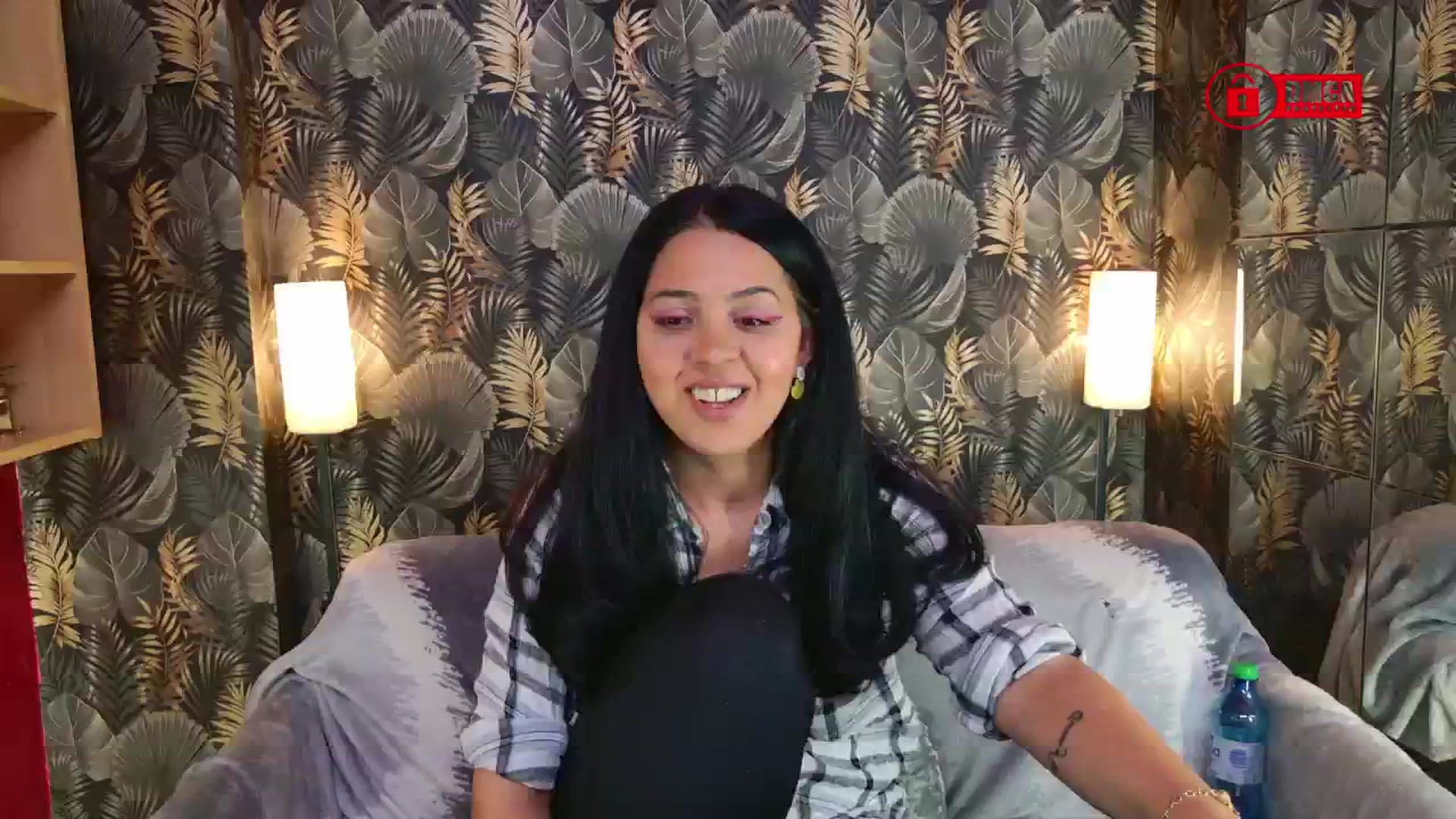 Gallery image thumbnail from JESSEBELLE's myfreecams stream on, 04/07/2025, 20:21 image 15 of 20