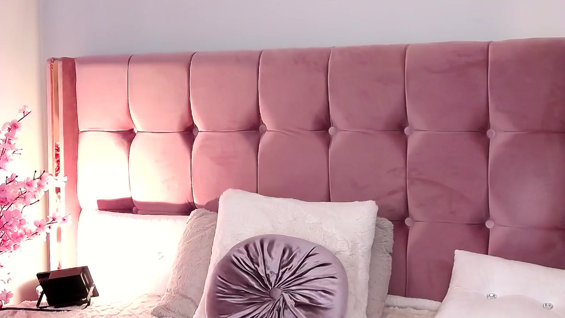 Gallery image thumbnail from JESSICAA's myfreecams stream on, 07/07/2024, 10:24 image 17 of 20