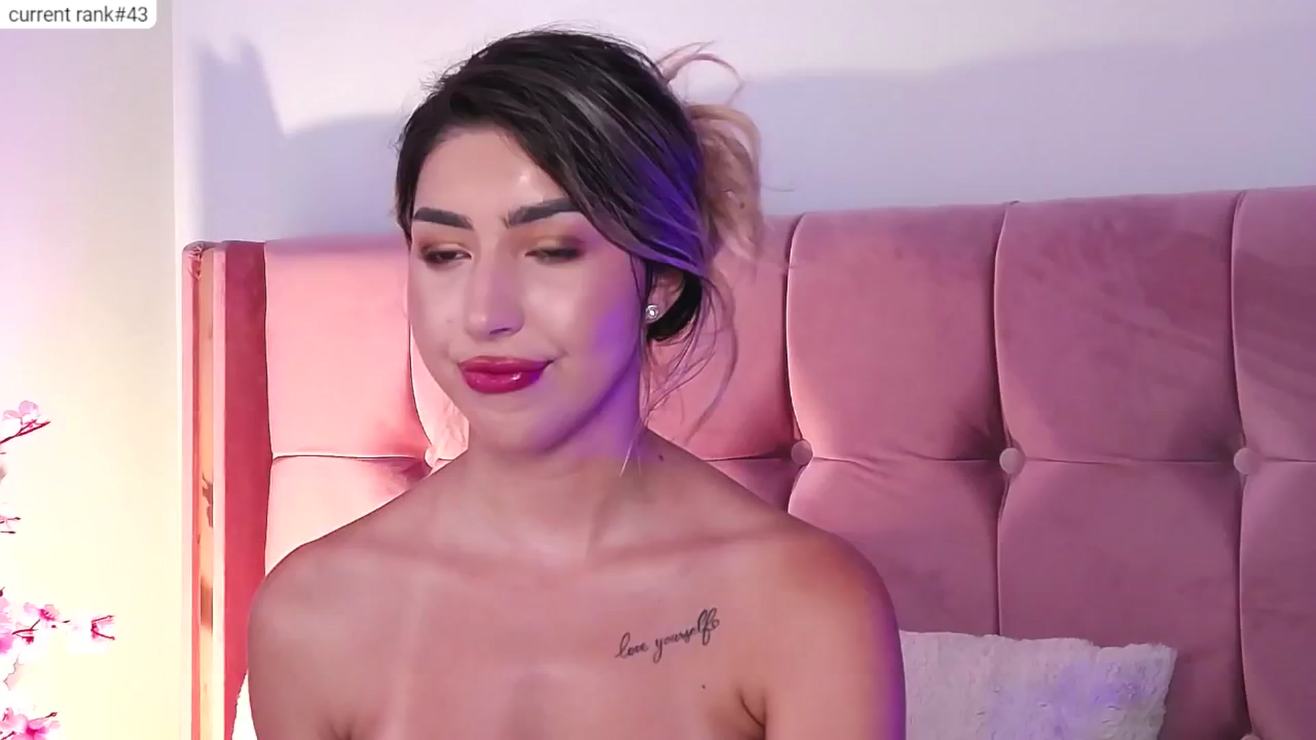 Gallery image thumbnail from JESSICAA's myfreecams stream on, 07/23/2024, 10:31 image 1 of 20