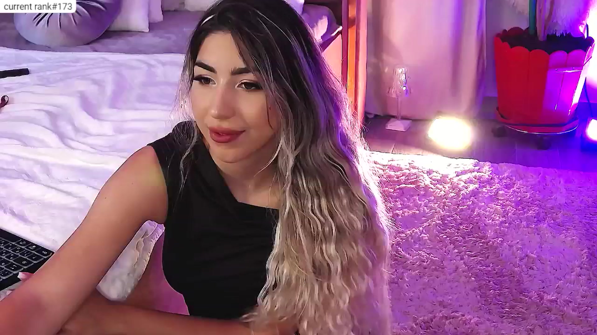 Gallery image thumbnail from JESSICAA's myfreecams stream on, 08/03/2024, 14:16 image 14 of 20